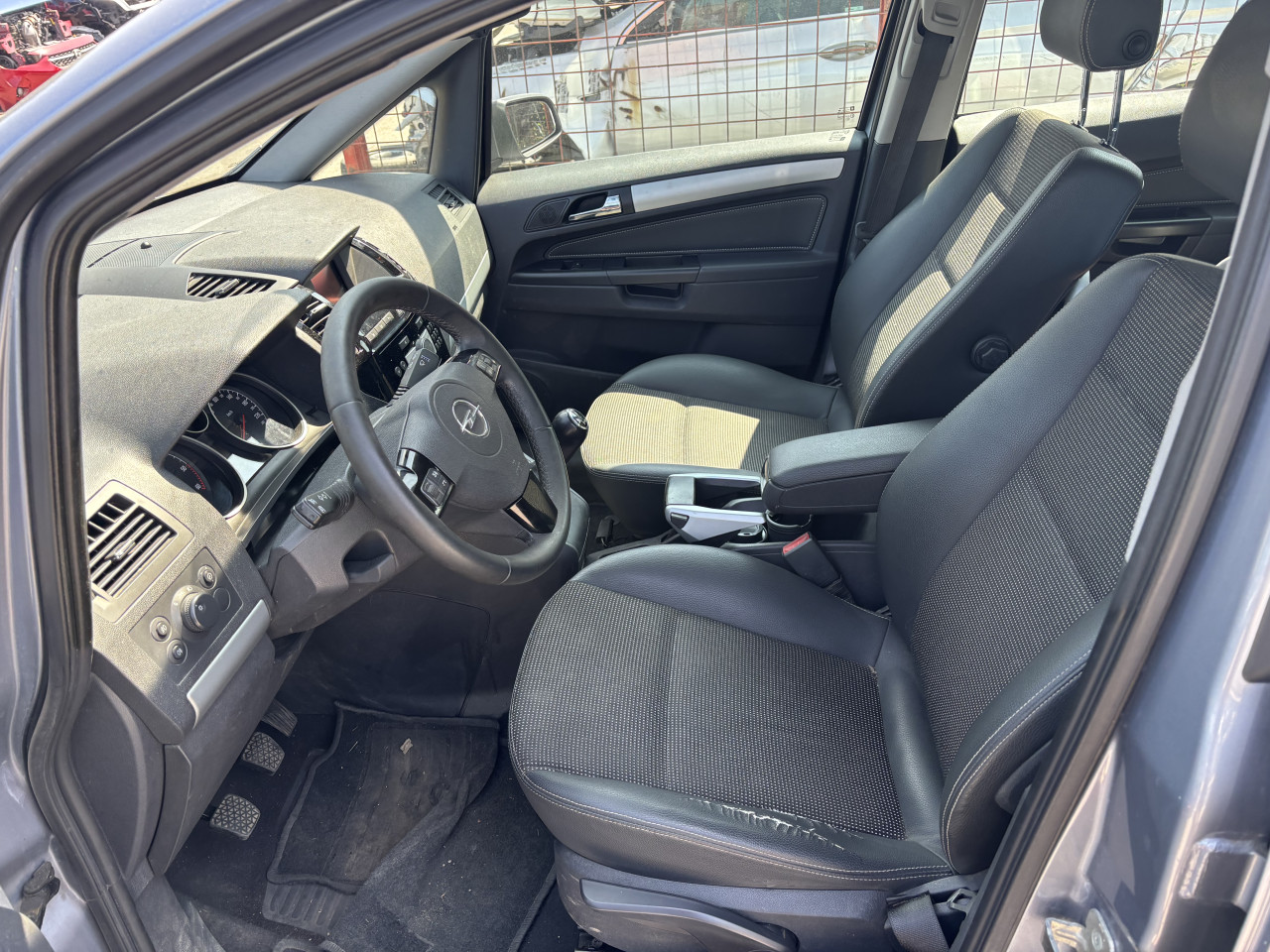 Opel zafira 1.7 2009g xsenon dijelovi