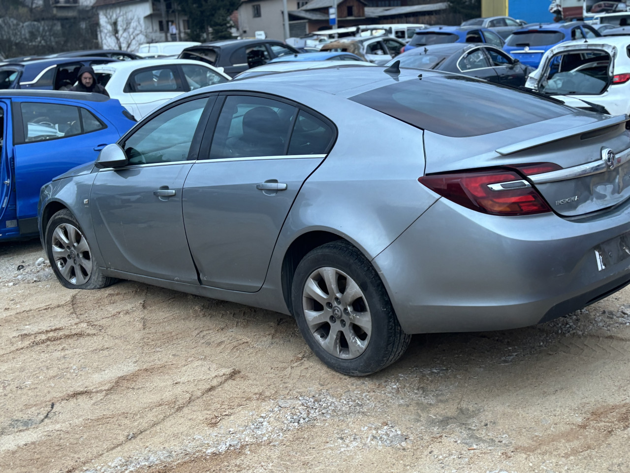Opel insignia 2.0 d 2016g dijelovi