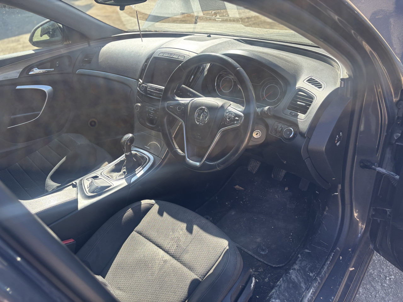 Opel insignia 2.0d 2015g dijelovi