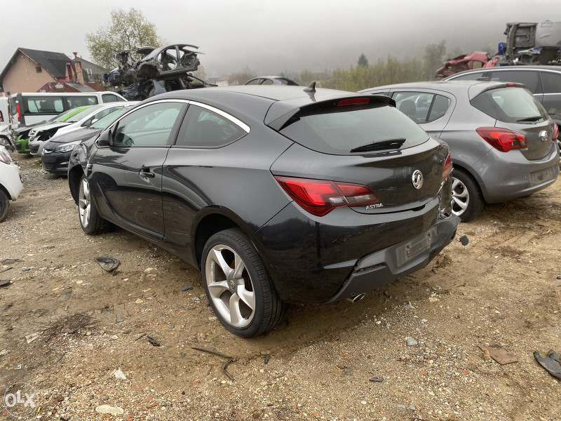 Opel astra gtc 2013 2.0 d dijelovi 063/117-176  063/992-835