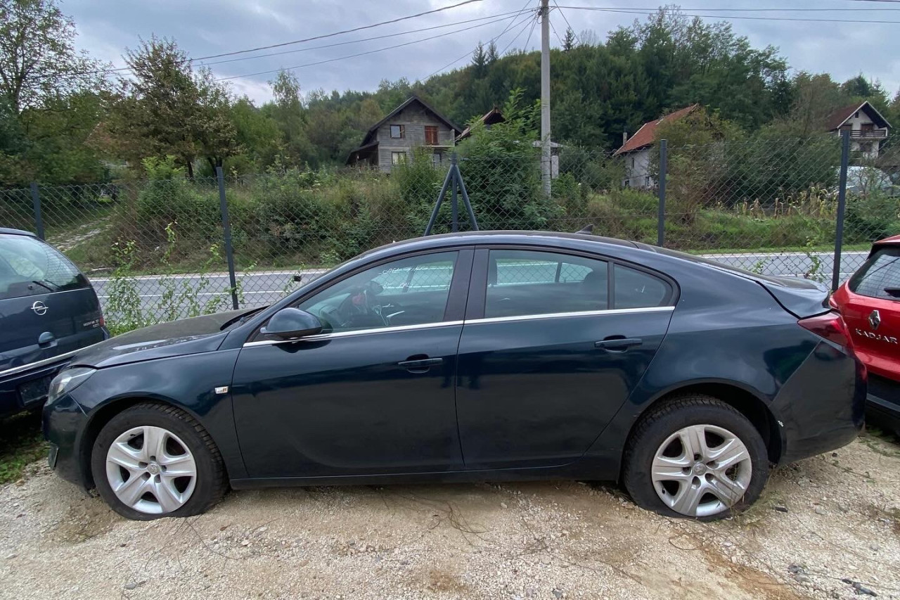 Opel insignia 2.0d automat 125 kw dijelovi