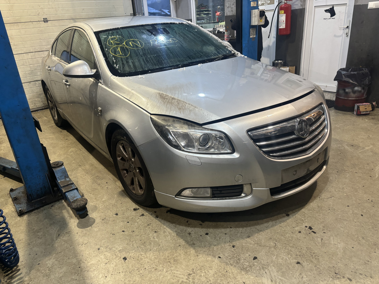 Opel insignia 2.0 d xsenon dijelovi