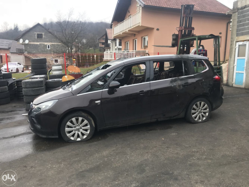 Opel zafira 2.0 2014 god dijelovi 063117176