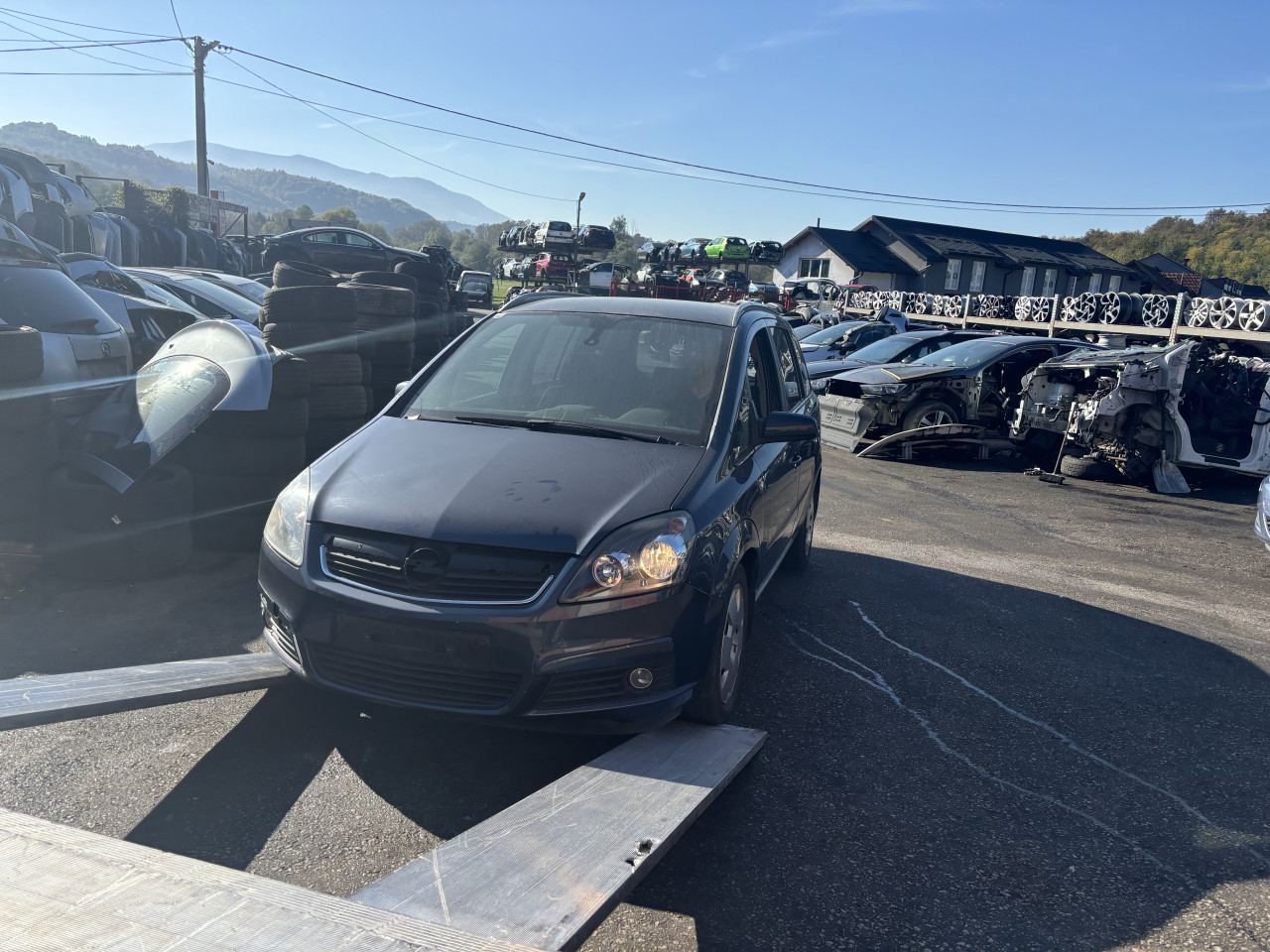 Opel zafira  b 1.9 88kw  2006 dijelovi