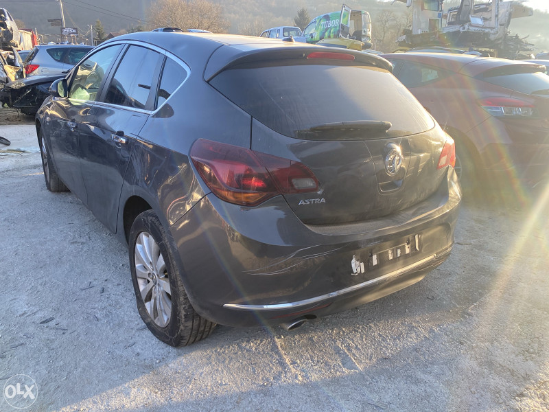 Opel astra j 2013 2.0 dizel dijelovi 063/117-176  063/992-835