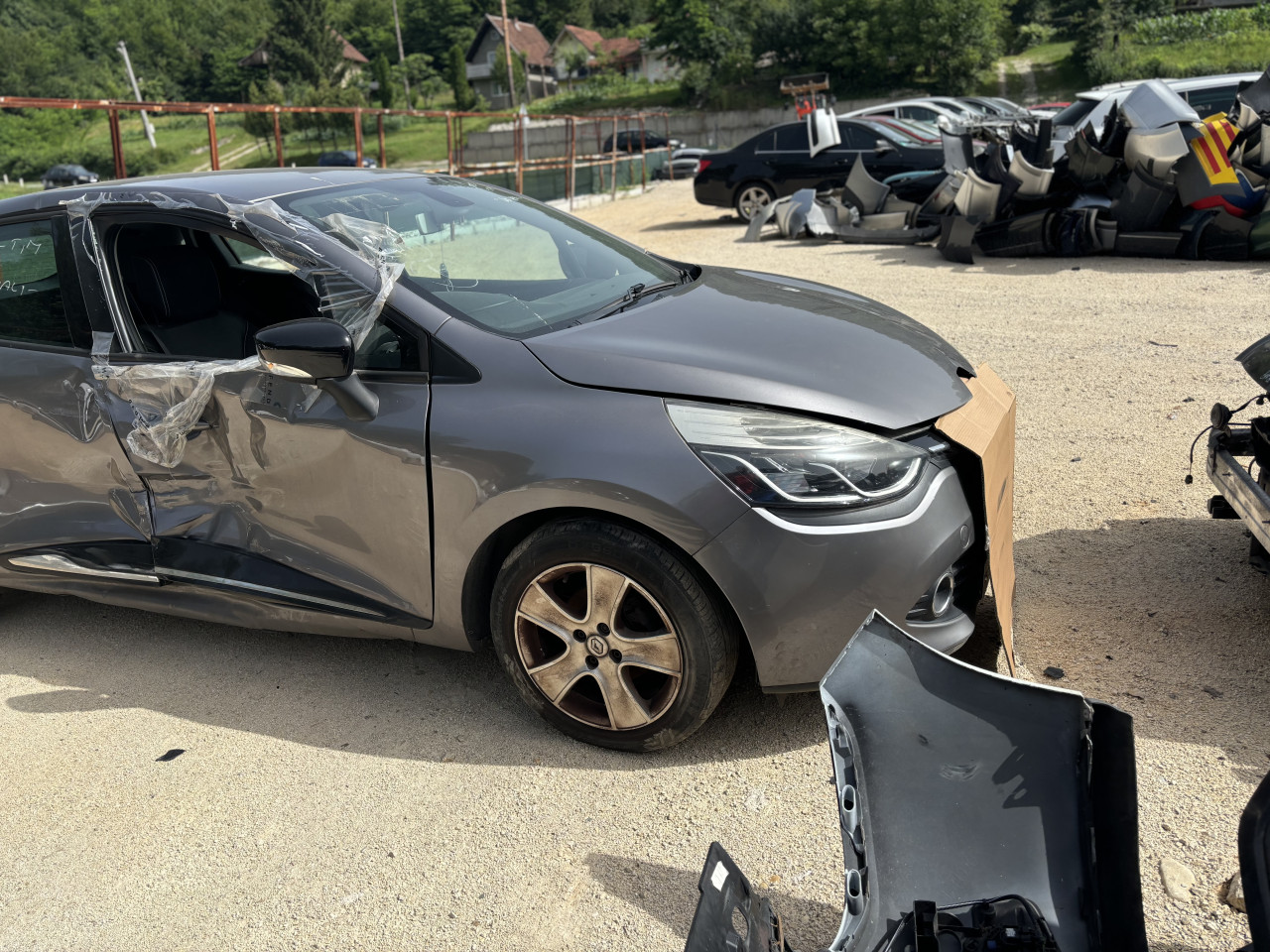 Renault clio 4 1.0 b 2014g dijelivi