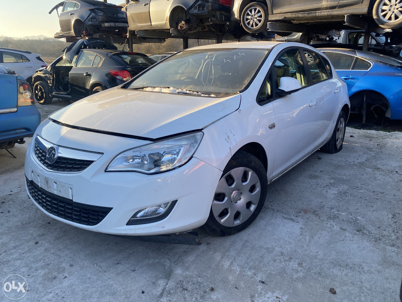 Opel astra j 1.3 dizel dijelovi 063/117-176. 063/992-835