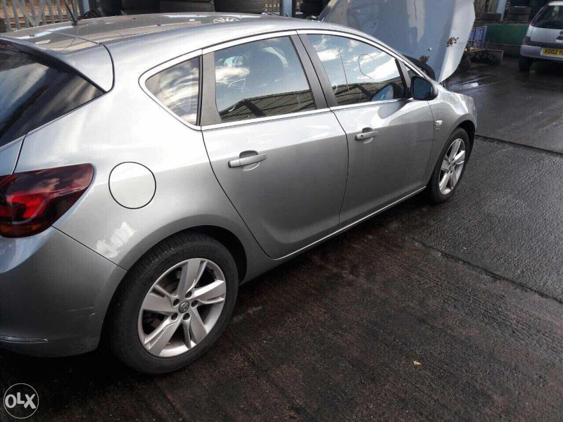 opel astra j 2.0 cdti dijelovi vise modela 063117176