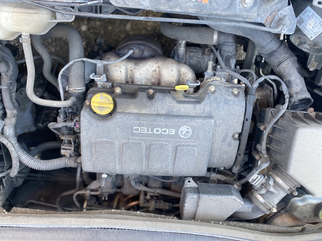 Opel corsa e 1.4 benz 2016 g dijelovi