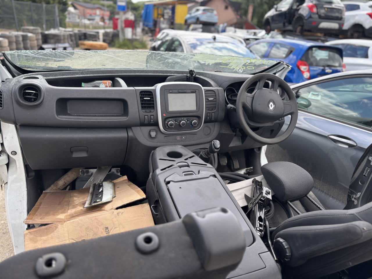 Renault trafic 2.0d 2020g dijelovi