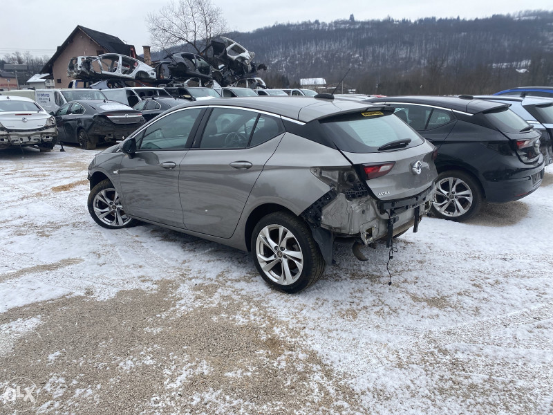 Opel astra k 1.4 b 2016 g dijelovi 063/117-176