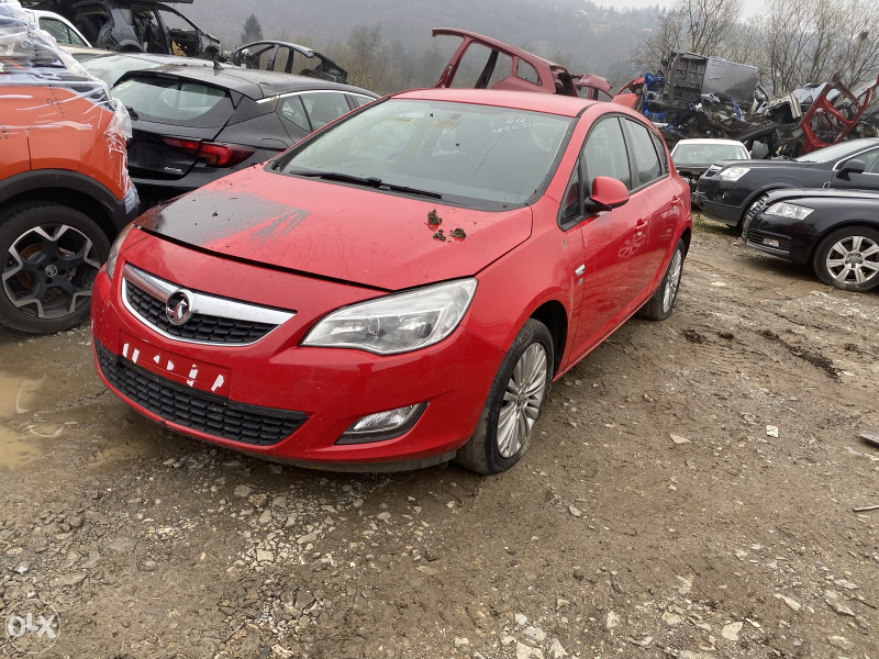 Opel astra j 1.7 d dijelovi 063/117-176  063/992-835