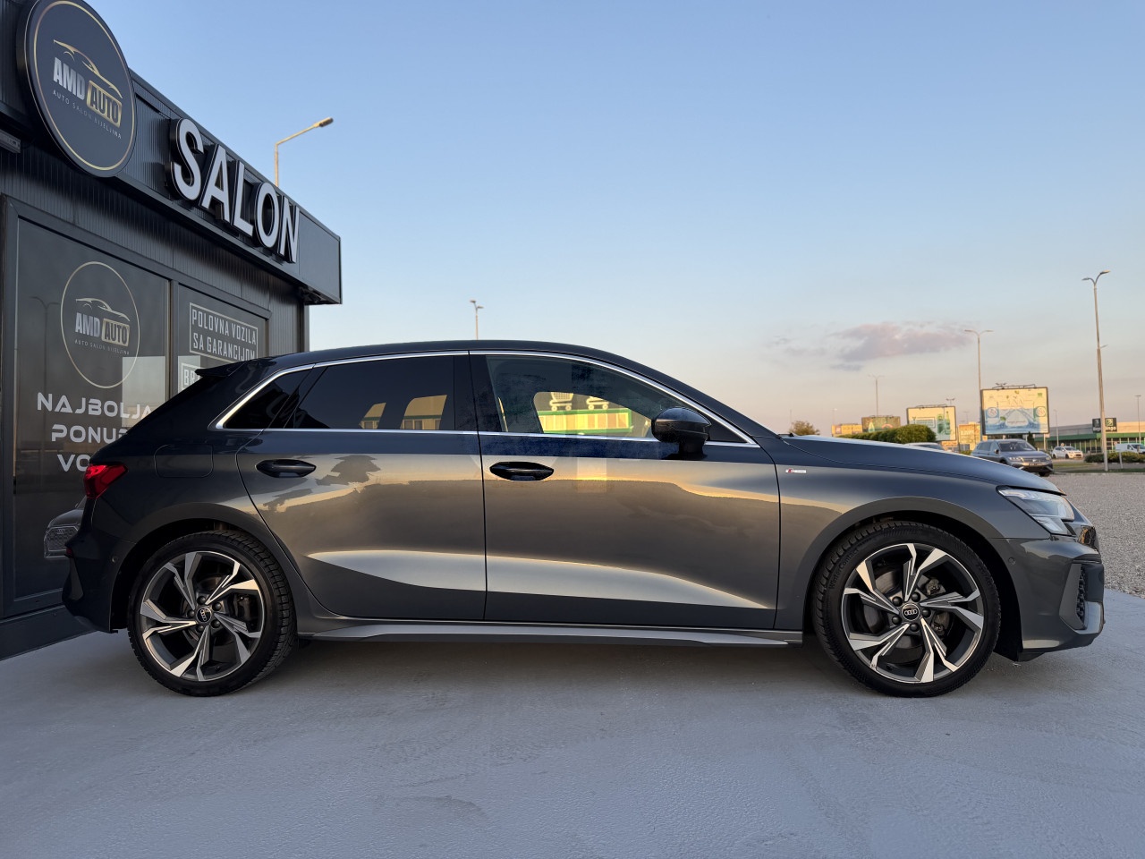Audi A3 2.0TDI 110kw S-Tronic 2023g S-Line Matrix-Virtual
