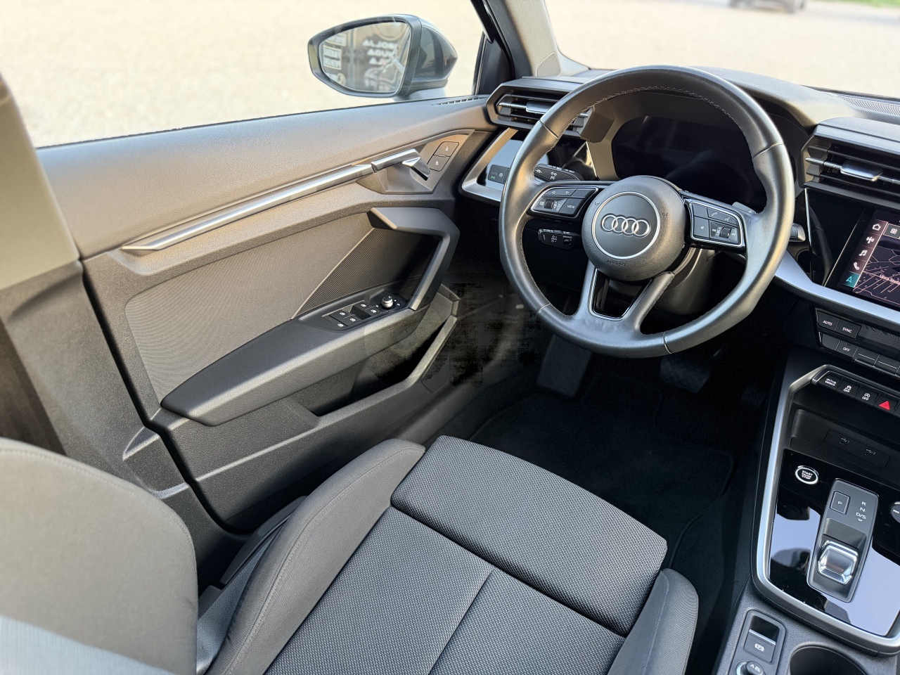 Audi A3 2.0TDI 110kw S-Tronic 2023g S-Line Matrix-Virtual