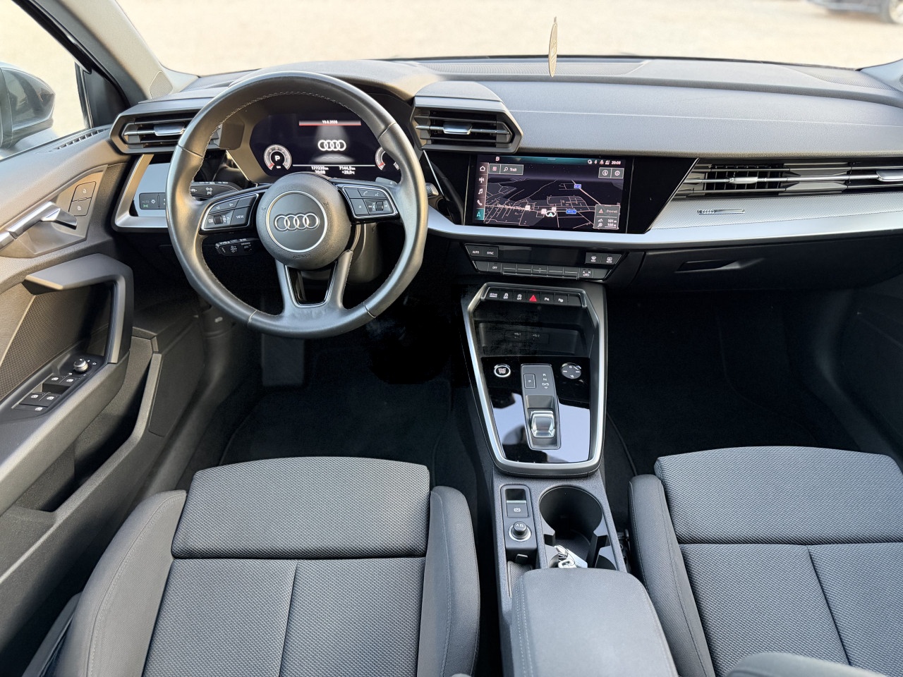 Audi A3 2.0TDI 110kw S-Tronic 2023g S-Line Matrix-Virtual