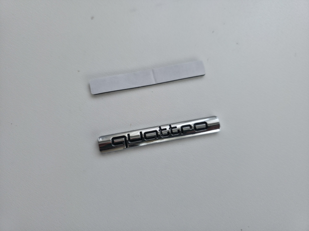QUATTRO ZNAK STIKER NALJEPNICA