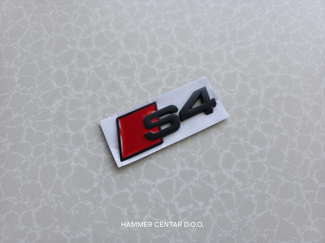 AUDI S4 ZNAK ZADNJI BOCNI ZNAKOVI CRNI STIKERI ZNAK STIKER