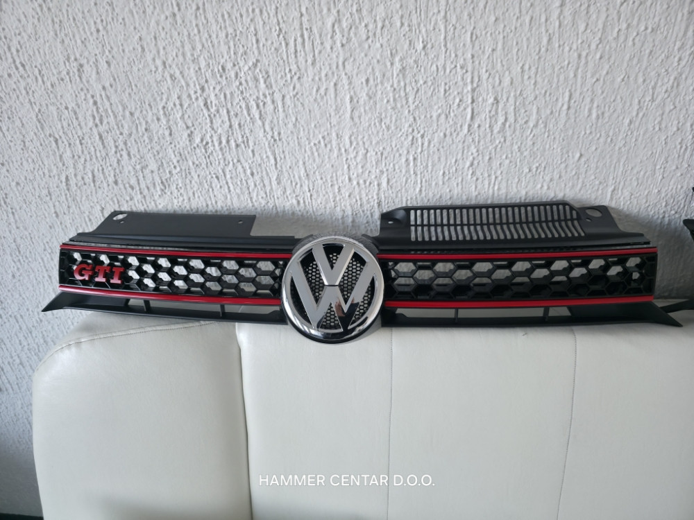 GOLF 6 GTI MASKA PREDNJA MASKA GRIL BRANIK