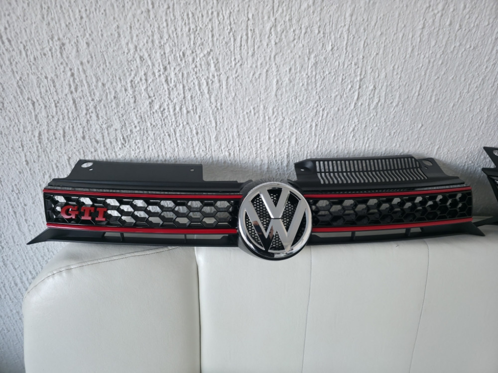 GOLF 6 GTI MASKA PREDNJA MASKA GRIL BRANIK
