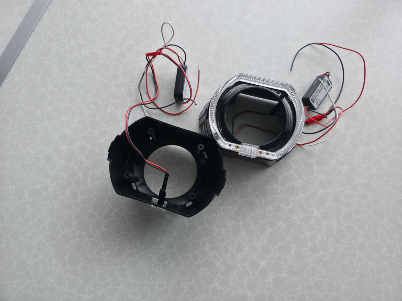 MASKE ROZETNE ZA SOCIVA UKRASNI POKLOPCI UKRASI 2,5"