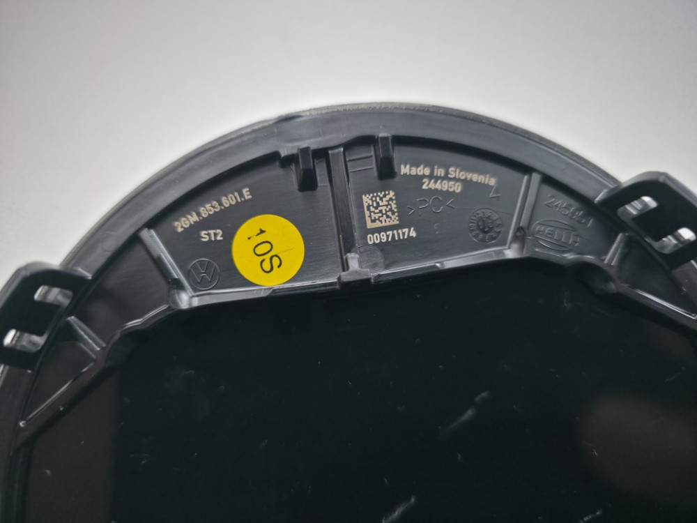 PASSAT GOLF ACC RADAR STAKLENI ZNAK PREDNJI