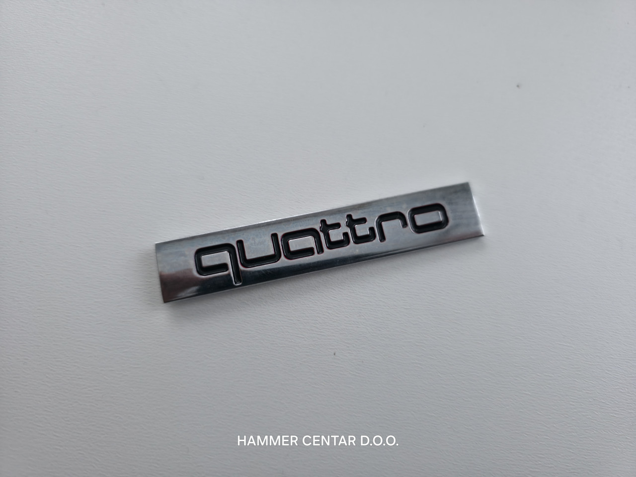 AUDI QUATTRO ZNAK STIKER NALJEPNICA ZNAKOVI ZA AUTOMOBILE