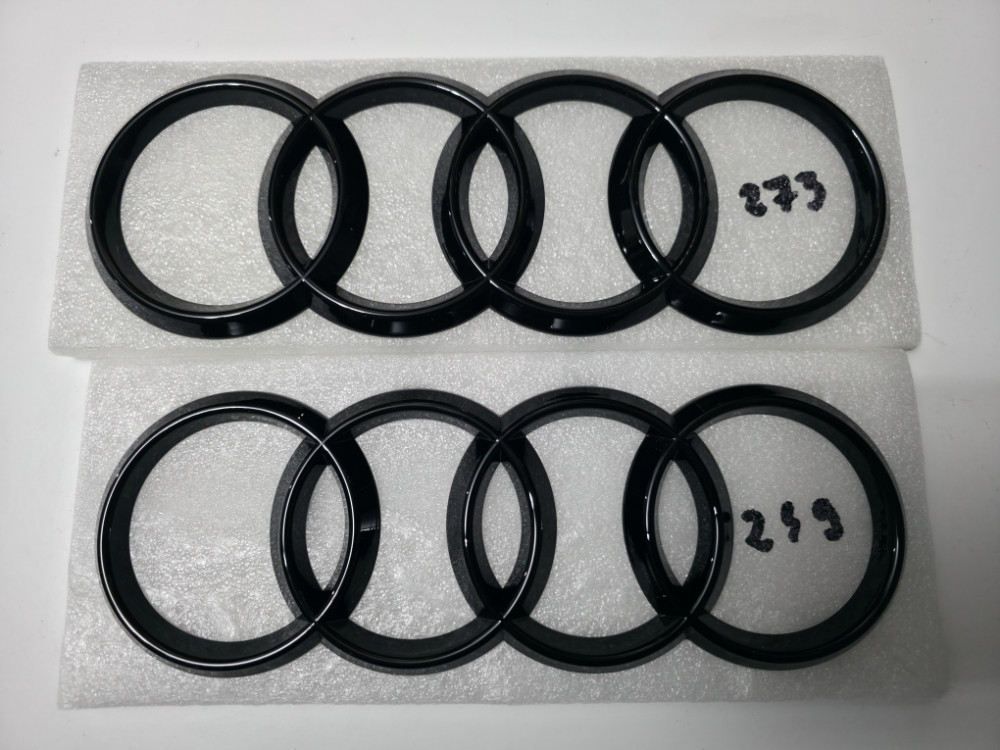 AUDI CRNI PREDNJI ZNAK ZA MASKU 273 249MM