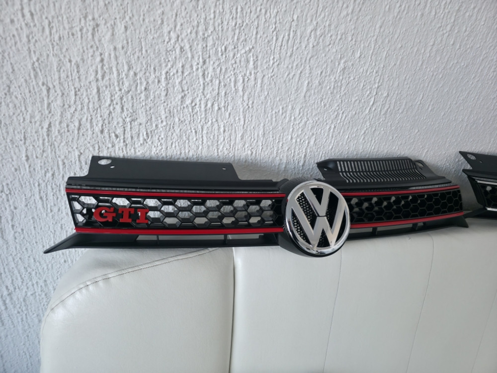 GOLF 6 GTI MASKA PREDNJA MASKA GRIL BRANIK