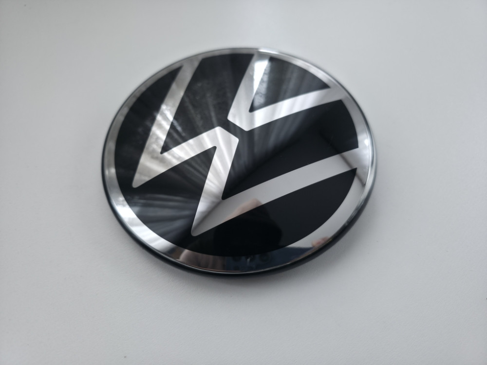PASSAT GOLF ACC RADAR STAKLENI ZNAK PREDNJI