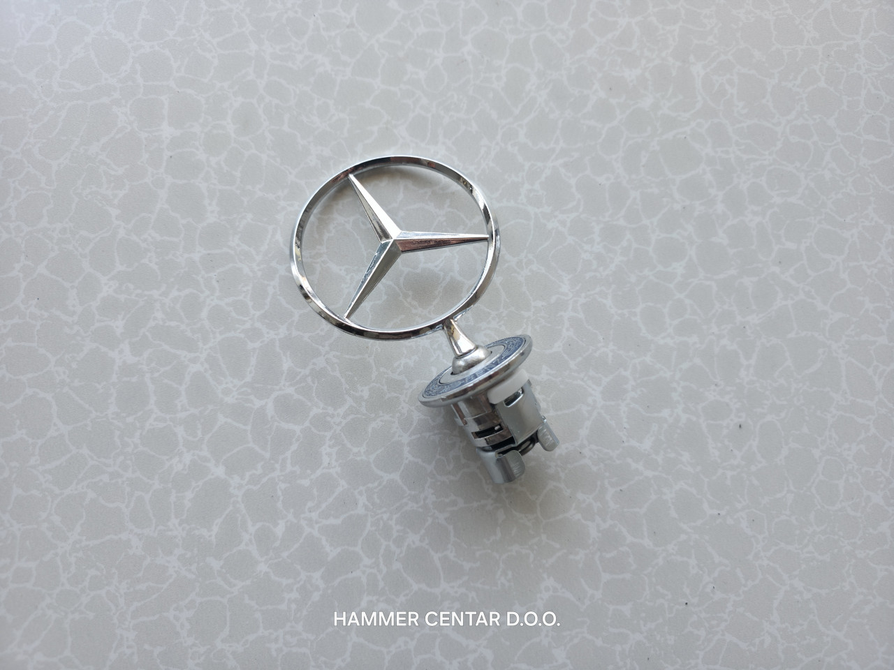 MERCEDES BEZN ZNAK ZA HAUBU NIŠAN ZVIJEZDA