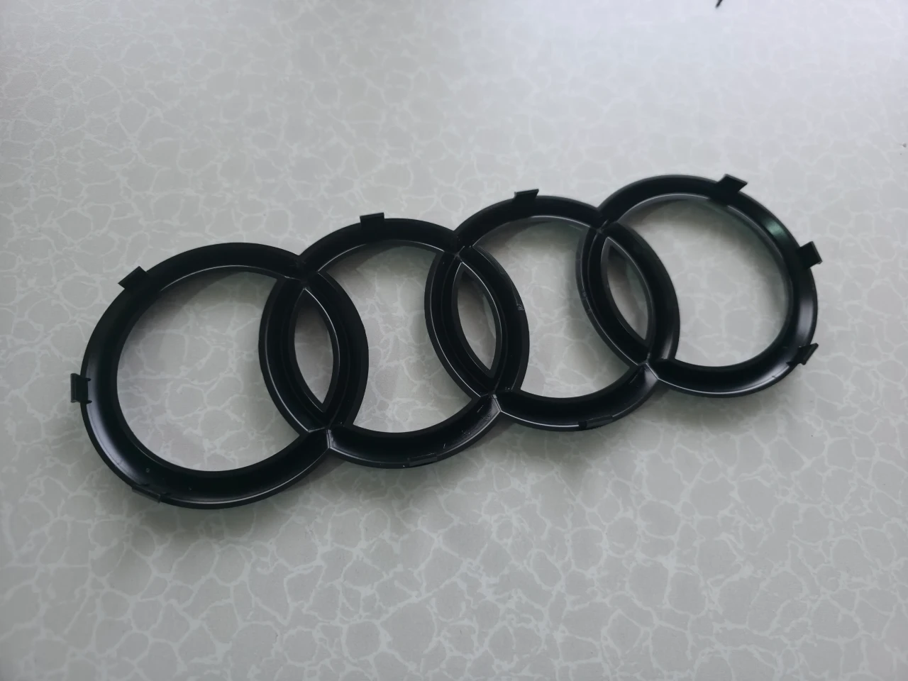 AUDI A4 A6 Q7 Q8 ZNAK CRNI 285MM PREDNJI ZNAK