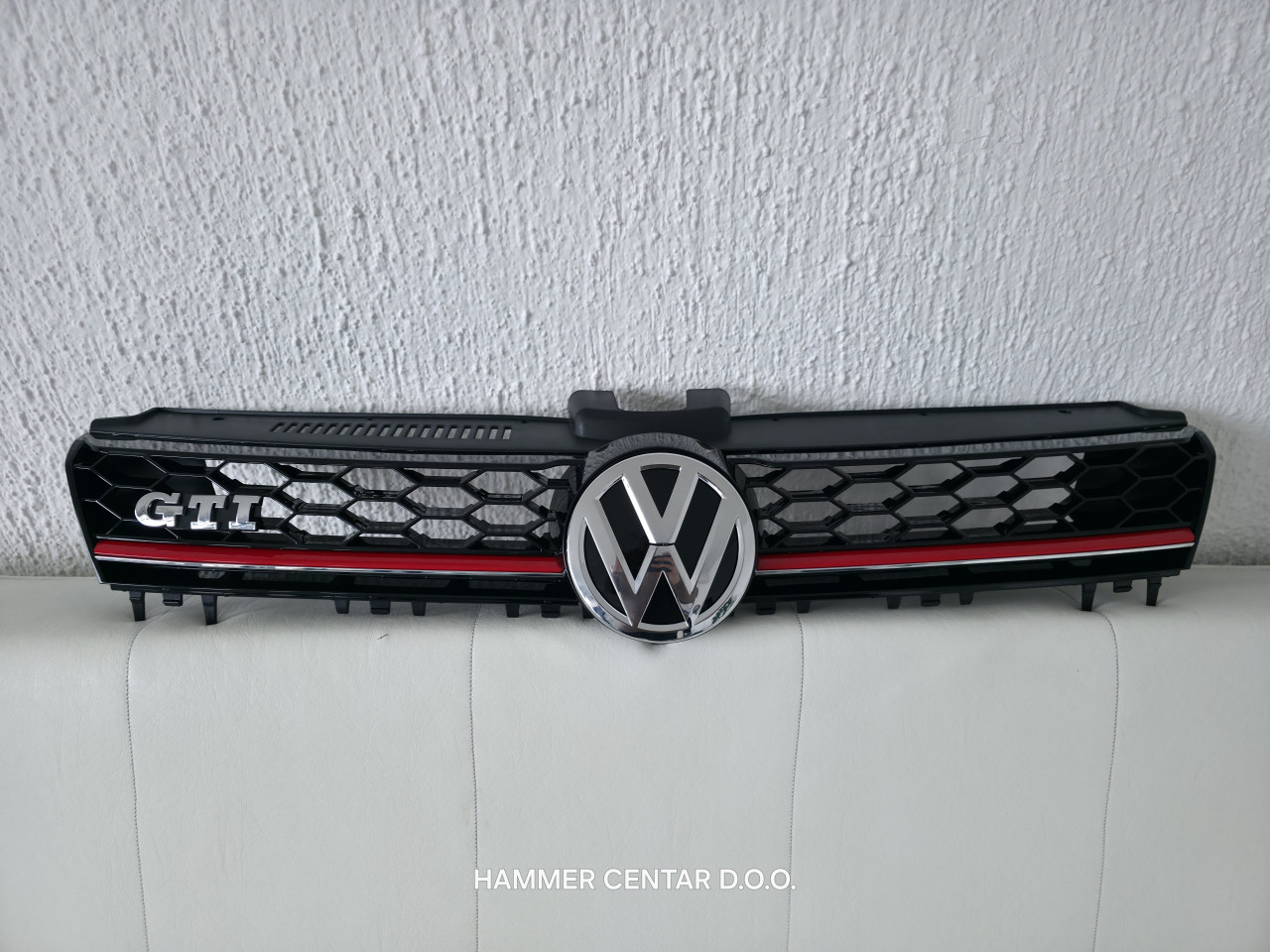 GOLF 7 GTI MASKA PREDNJA SA ZNAKOVIMA