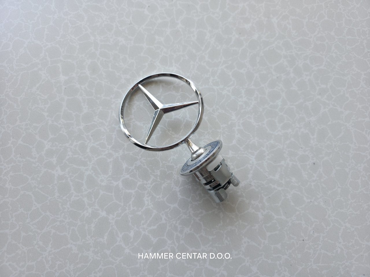 MERCEDES BEZN ZNAK ZA HAUBU NIŠAN ZVIJEZDA