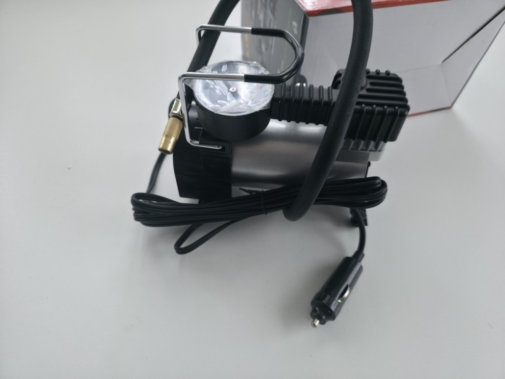 KOMPRESOR ZA AUTO 12V AUTOKOMPRESOR
