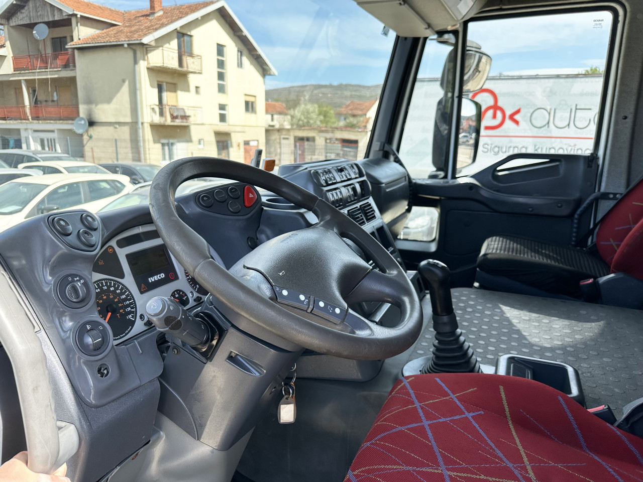 IVECO TRAKKER 330 KIPER SA KRANOM
