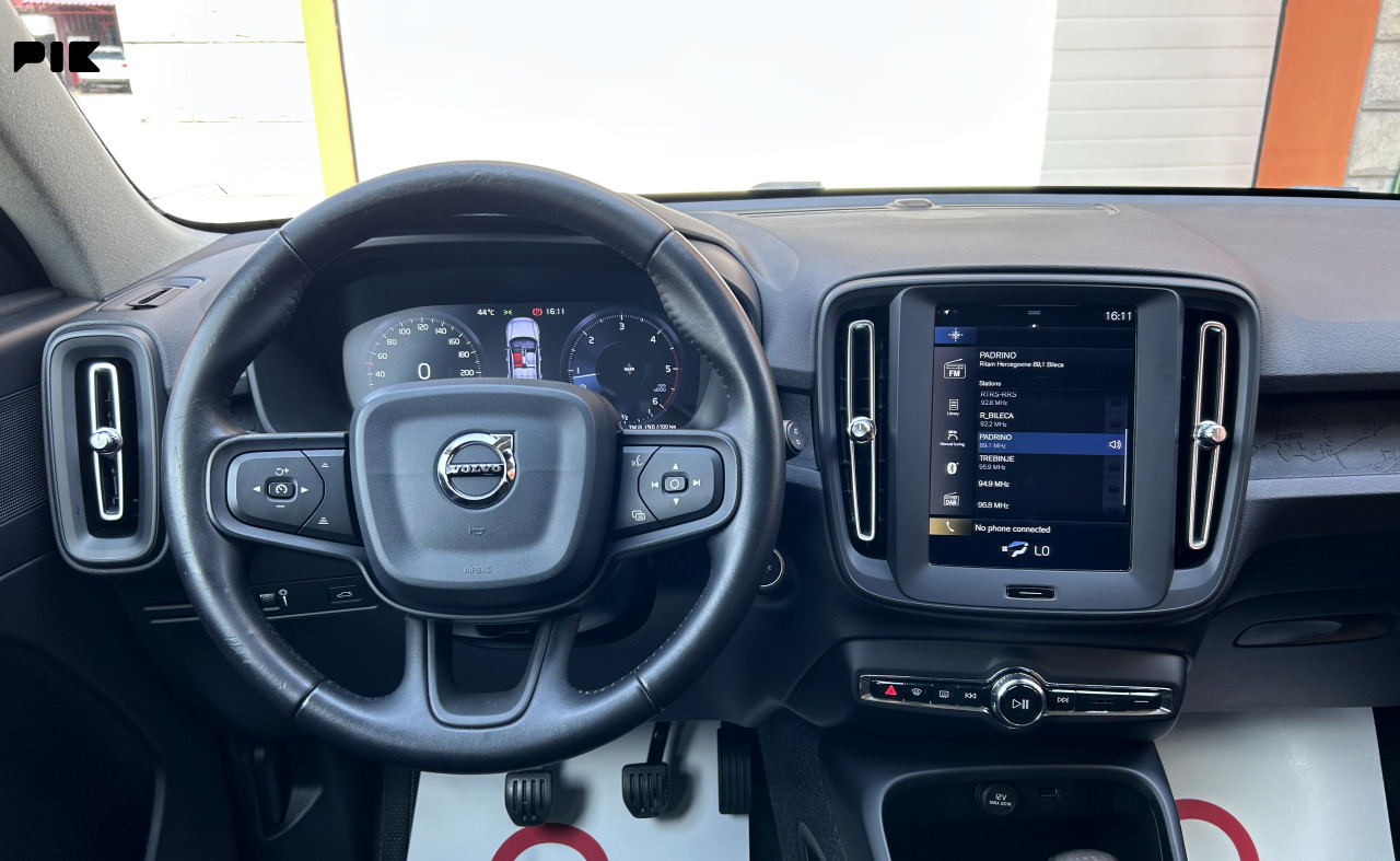 VOLVO XC40 D3 BUSINESS LED VIRTUAL