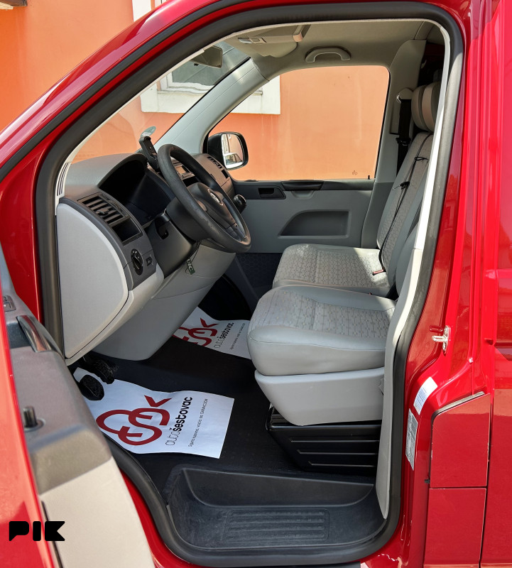 VOLKSWAGEN TRANSPORTER T5 2.0 TDI