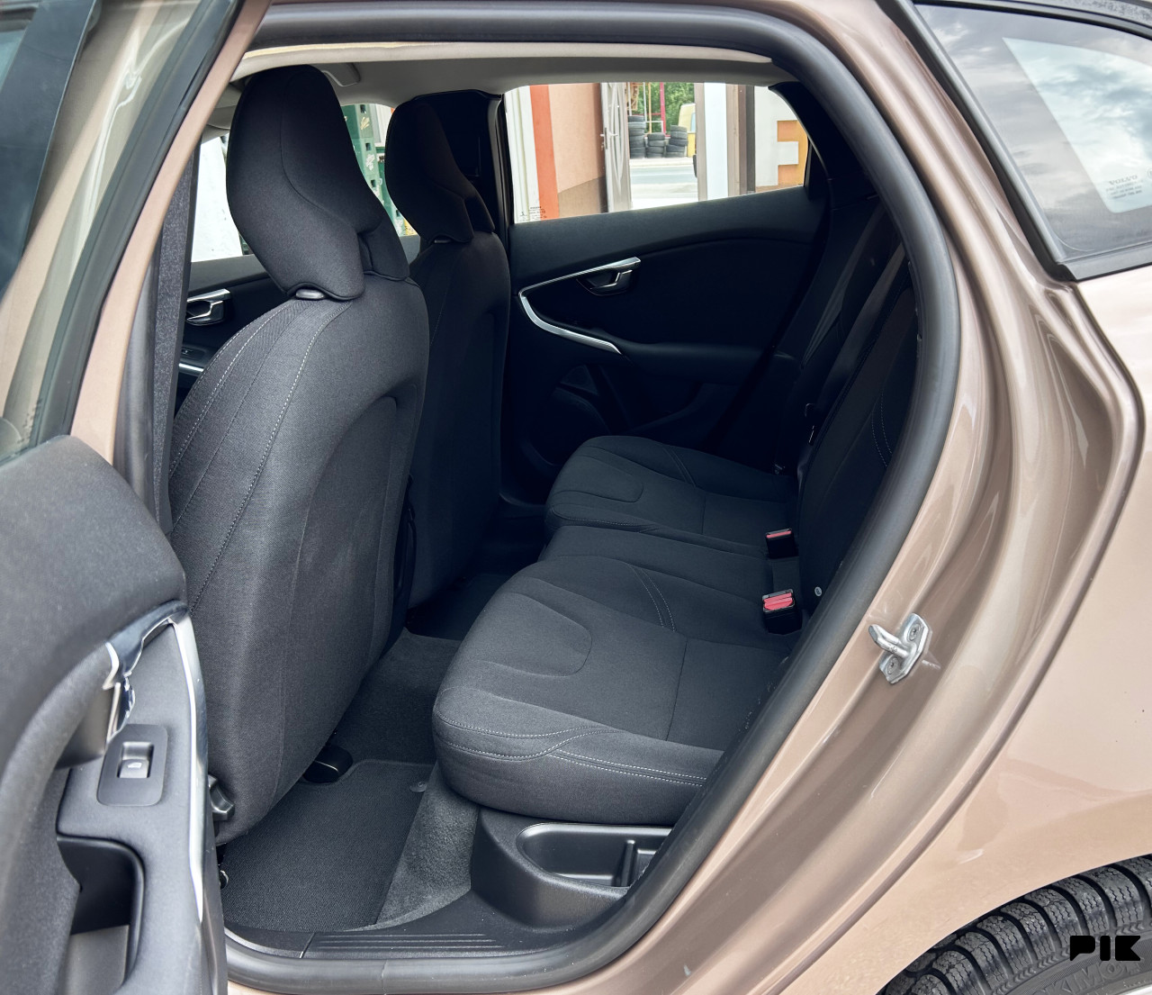 VOLVO V40 2.0 D2