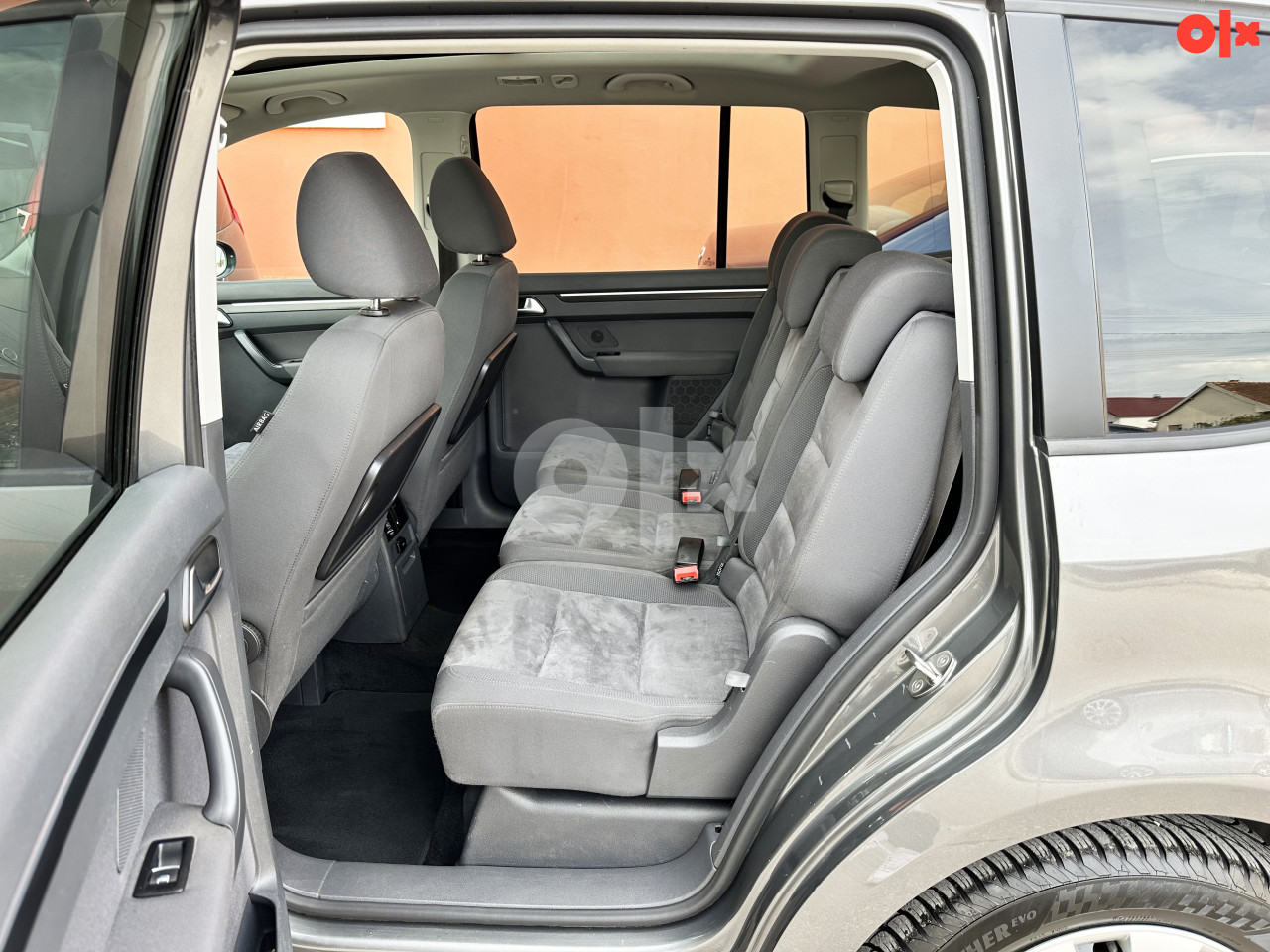 VOLKSWAGEN TOURAN 1.6 TDI HIGHLINE PANORAMA