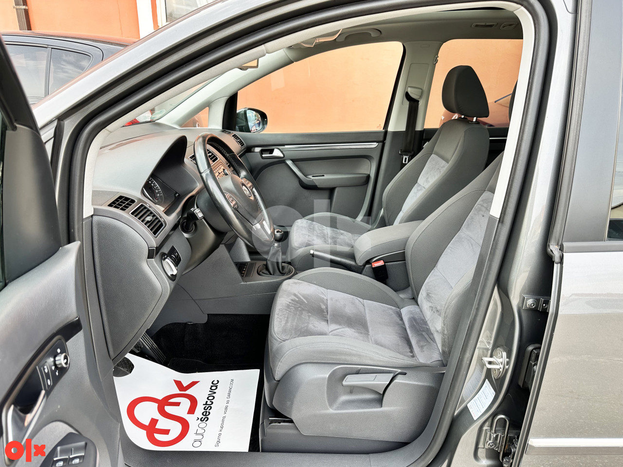 VOLKSWAGEN TOURAN 1.6 TDI HIGHLINE PANORAMA