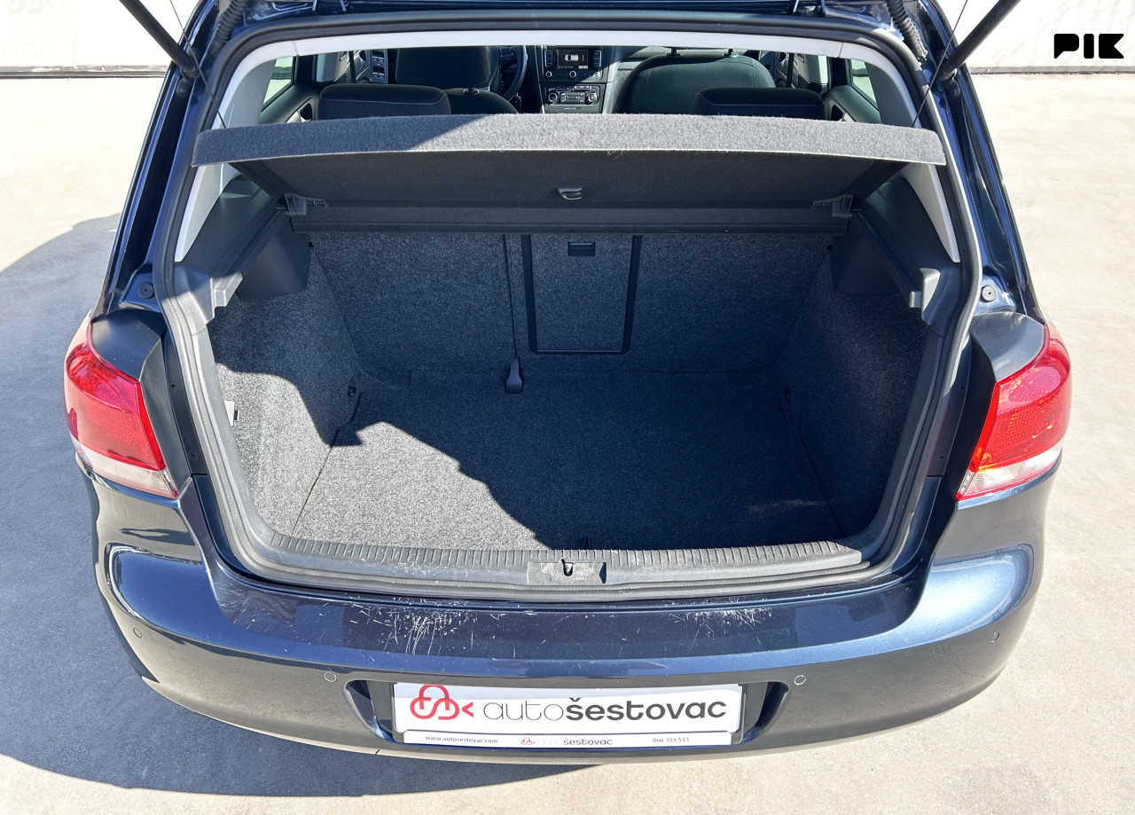 VOLKSWAGEN GOLF 1.6 TDI STYLE