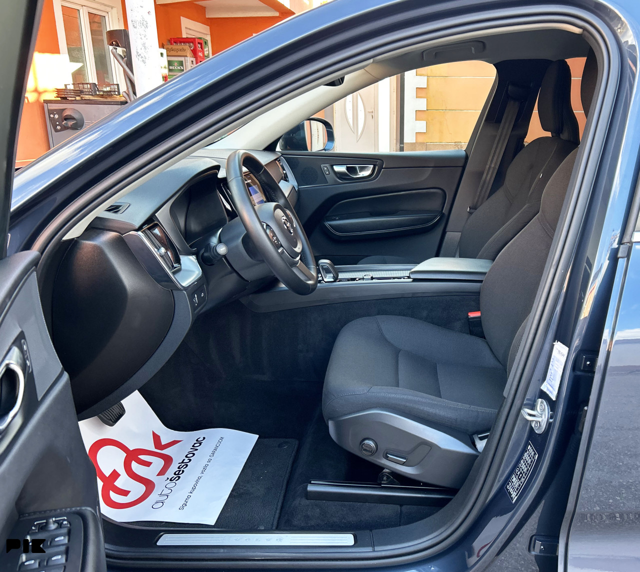 VOLVO XC60 2.0 B4 MOMENTUM PRO AUTOMATIK 2022