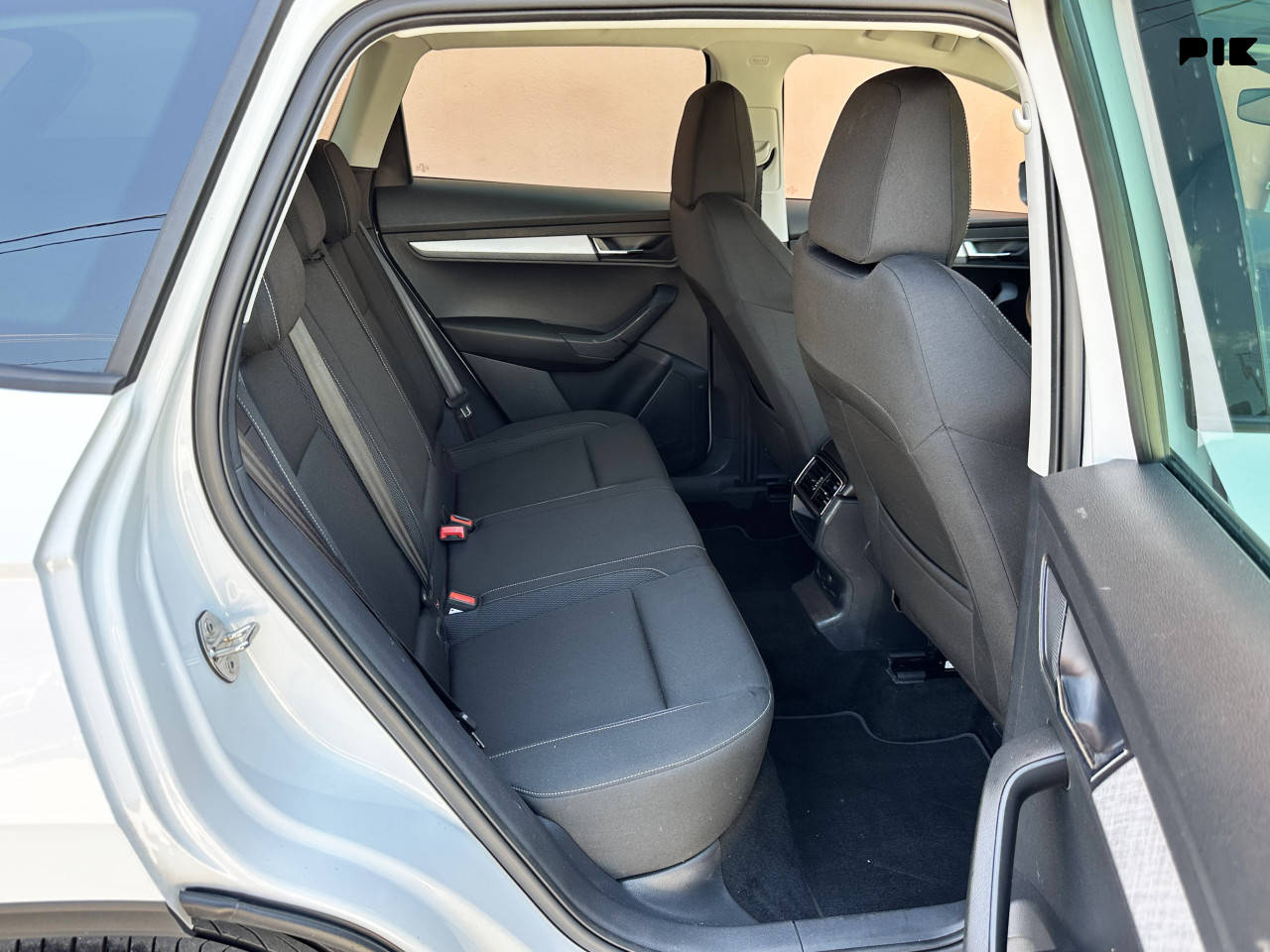 ŠKODA KAROQ 2.0 TDI 2023 VIRTUAL COCKPIT / KAMERA