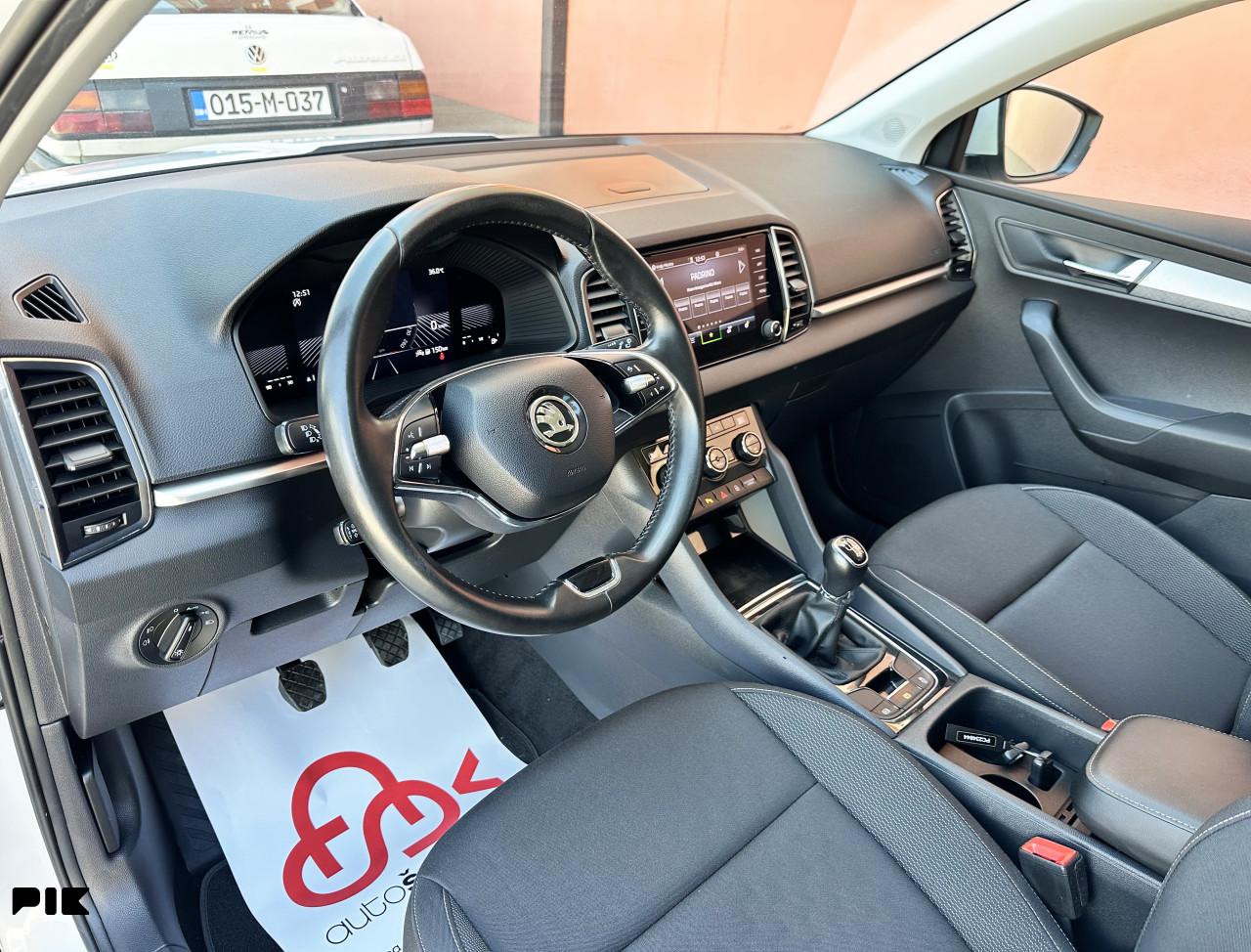 ŠKODA KAROQ 2.0 TDI 2023 VIRTUAL COCKPIT / KAMERA