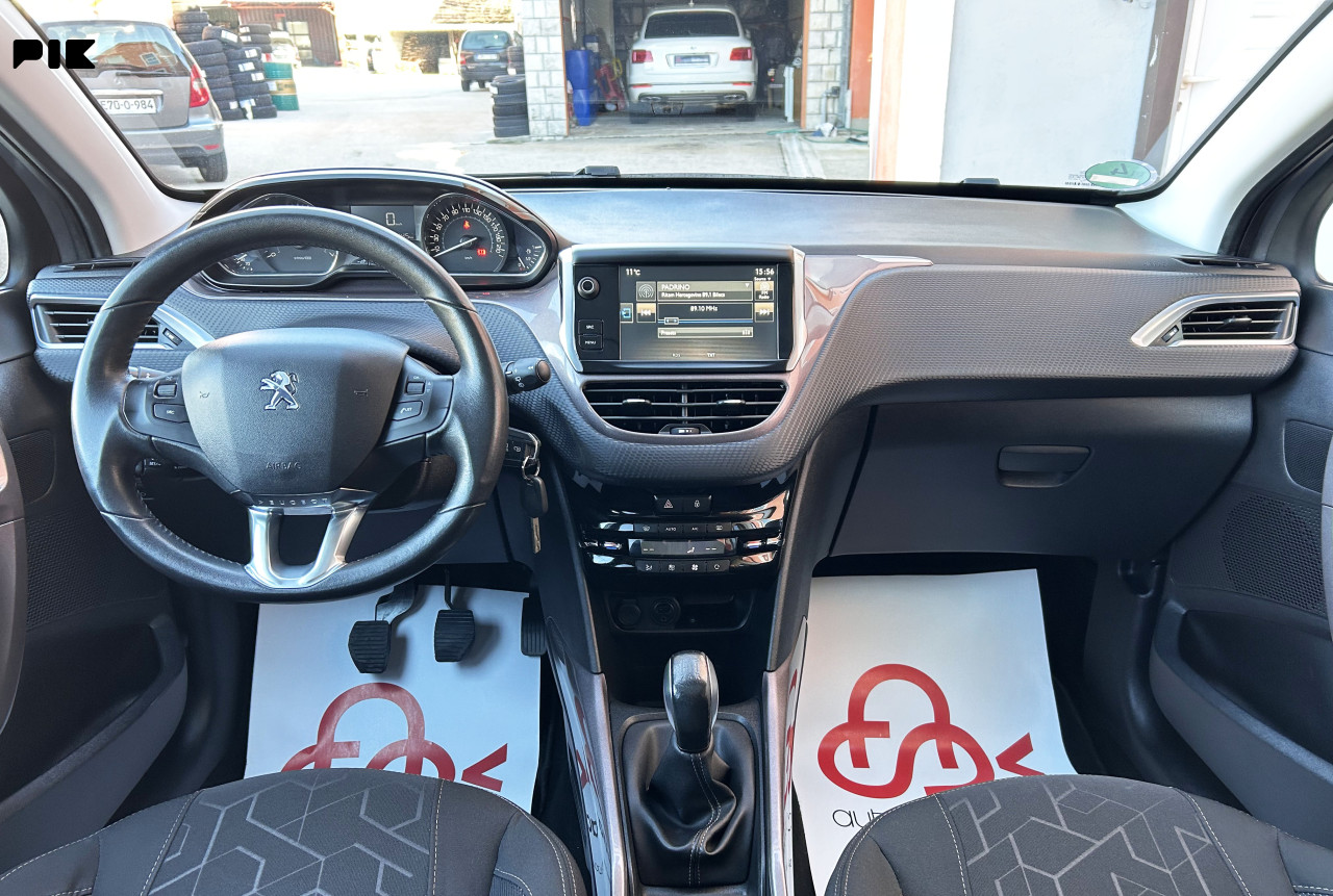 PEUGEOT 2008 1.2 e-THP STYLE