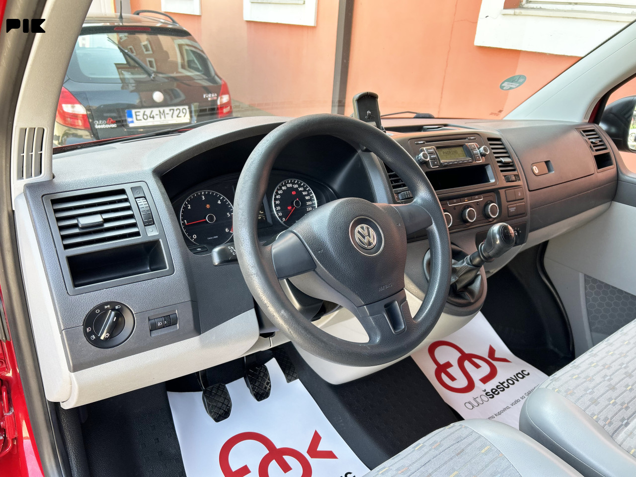 VOLKSWAGEN TRANSPORTER T5 2.0 TDI