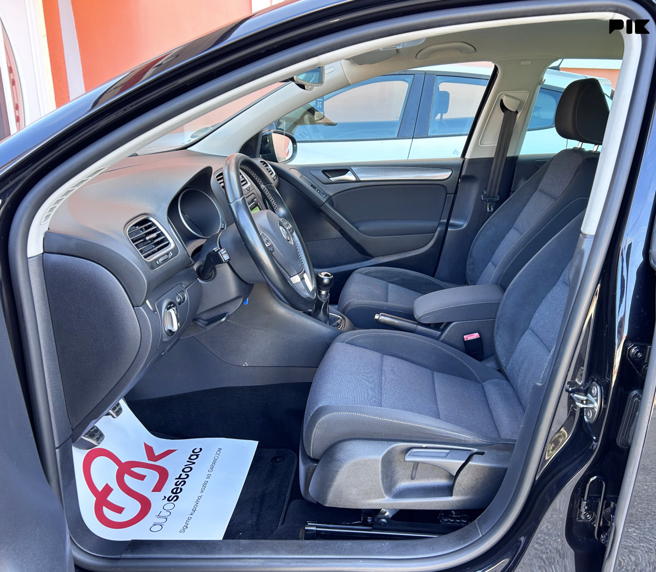 VOLKSWAGEN GOLF 1.6 TDI STYLE