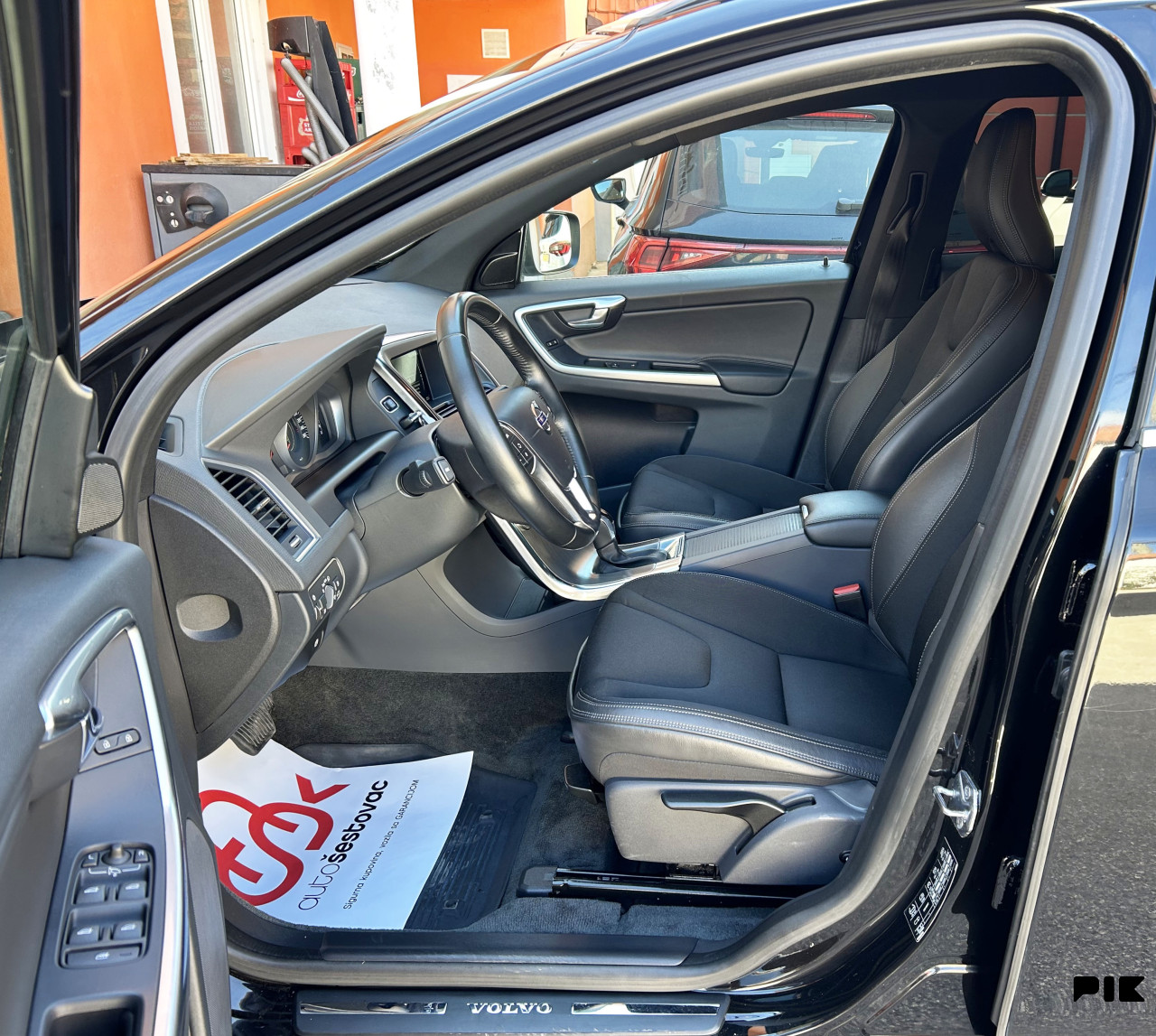 VOLVO XC60 2.4 D4 AWD REG.DO 10.2026