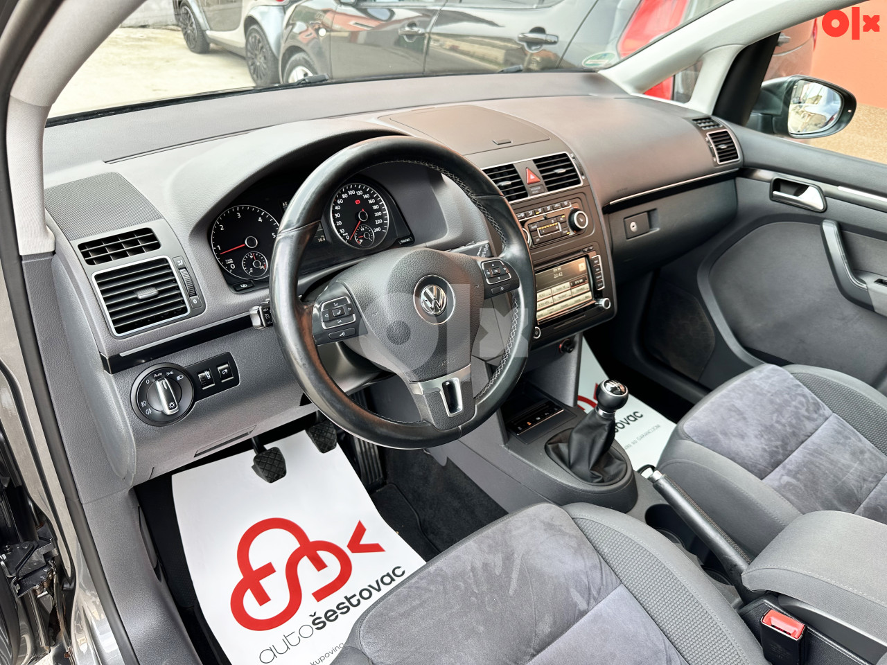 VOLKSWAGEN TOURAN 1.6 TDI HIGHLINE PANORAMA
