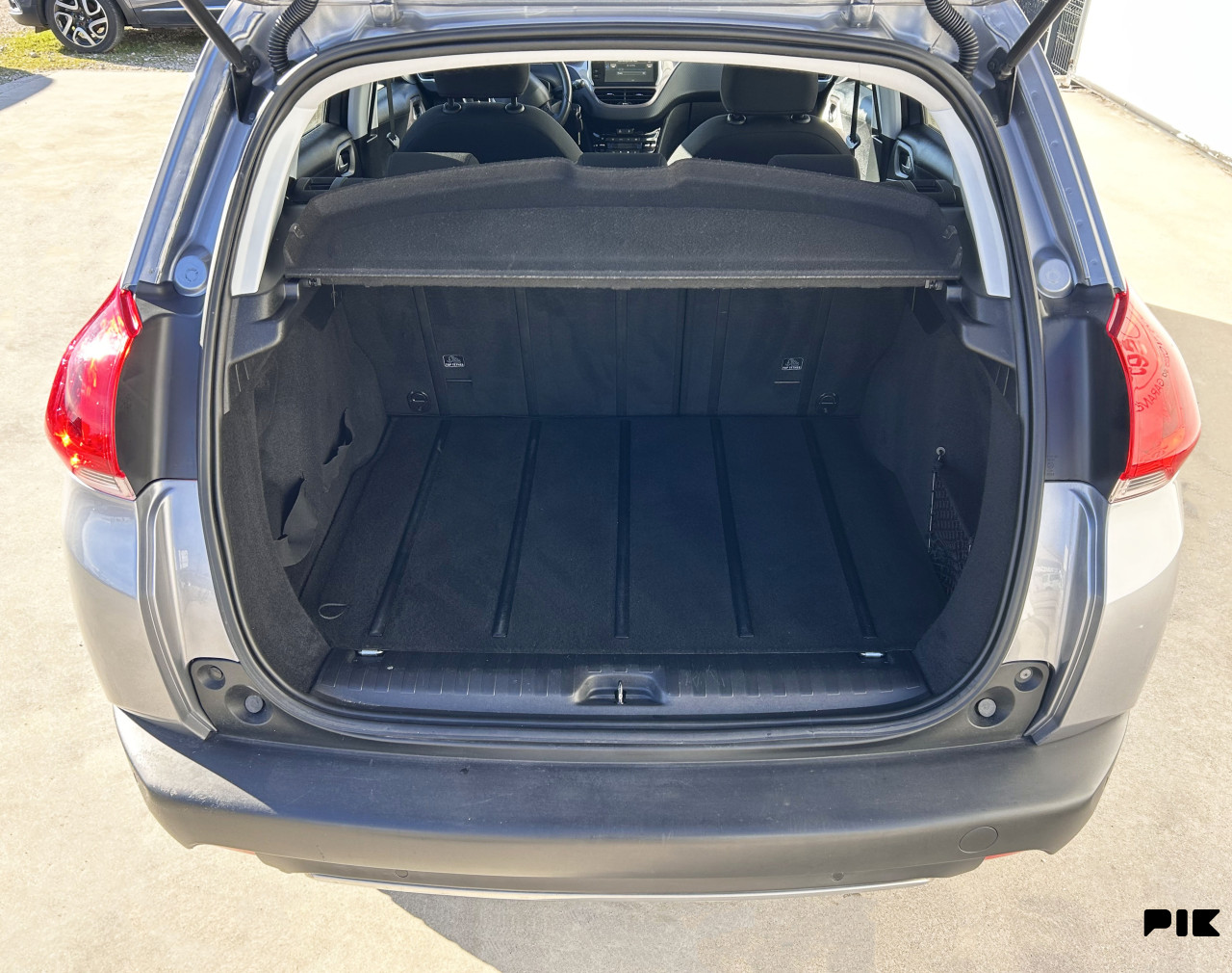 PEUGEOT 2008 1.2 e-THP STYLE